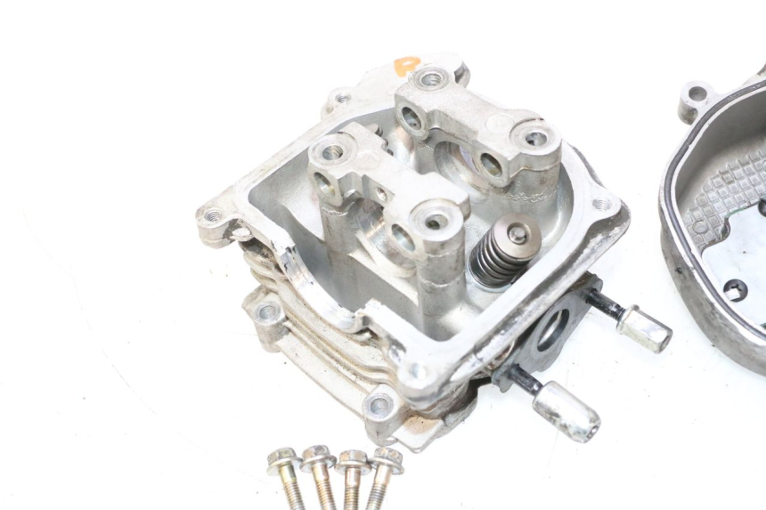 photo de CABEÇOTE PEUGEOT KISBEE 4T 50 (2018 - 2022) - Vista de perto