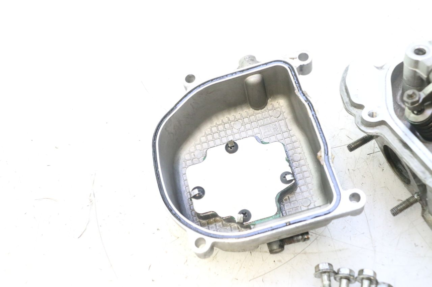 photo de CABEÇOTE PEUGEOT KISBEE 4T 50 (2018 - 2022) - Detalhe da peça