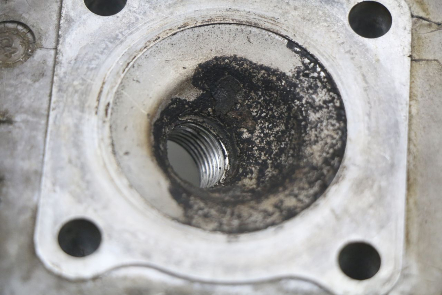 photo de CABEÇOTE PEUGEOT LUDIX 50 (2008 - 2017) - Pontos de fixação