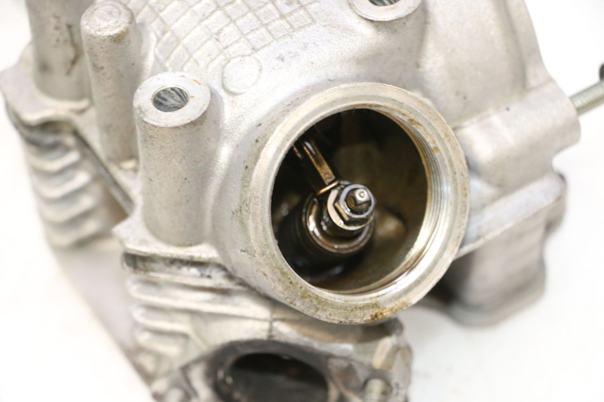 photo de CABEÇOTE SYM MIO 50 (2005 - 2010) - Detalhes característicos