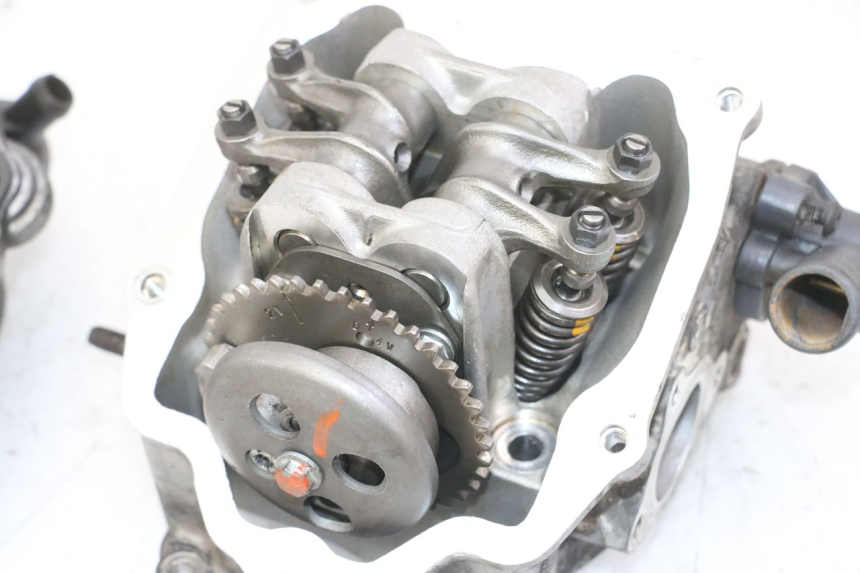 photo de CABEÇOTE PIAGGIO MP3 LT 300 (2010 - 2016) - Detalhes característicos