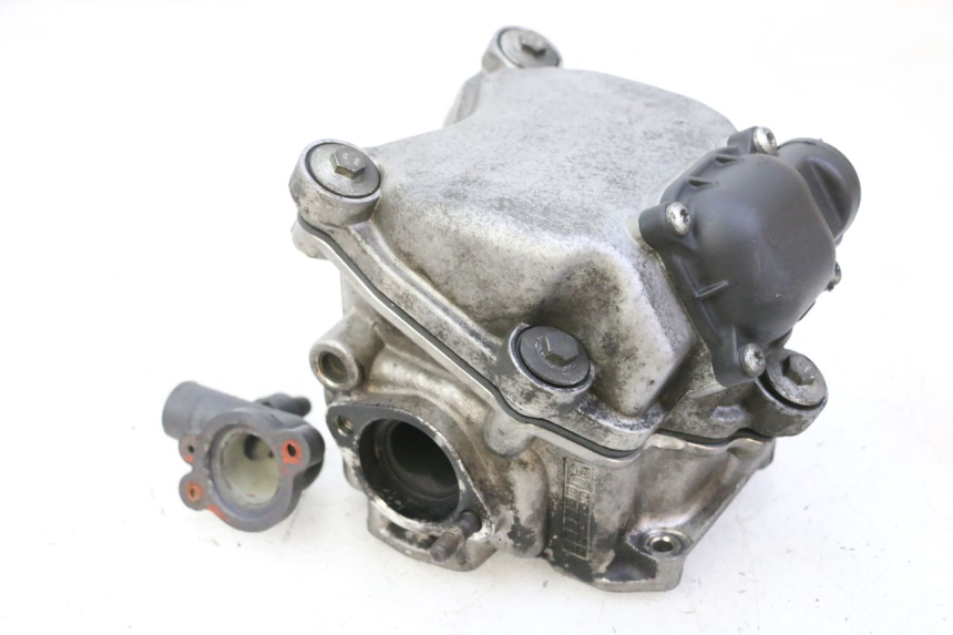 photo de CABEÇOTE PIAGGIO MP3 RL 250 (2006 - 2010) - Pontos de fixação