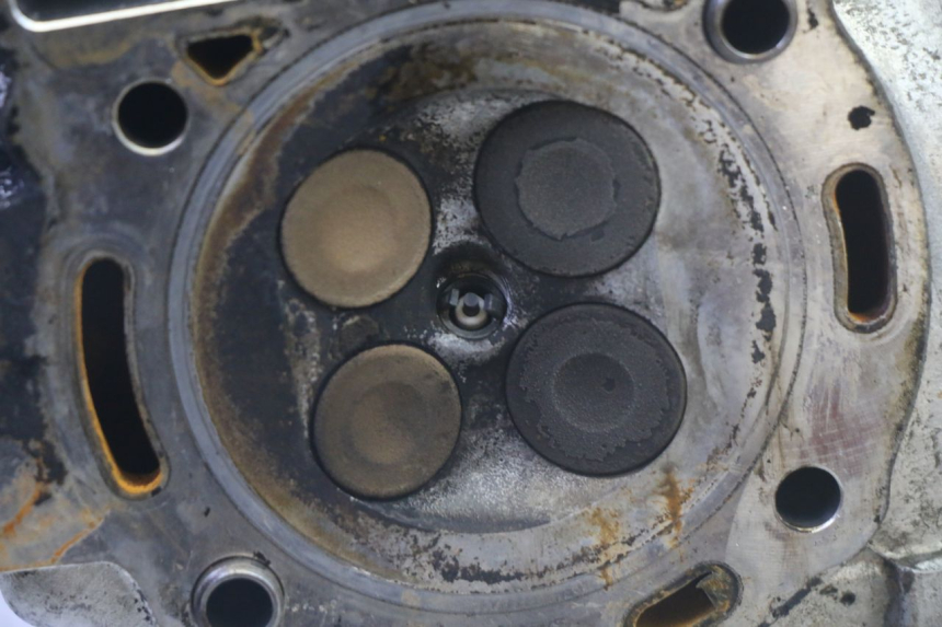 photo de CABEÇOTE PIAGGIO MP3 RL 250 (2006 - 2010) - Marcações e referências
