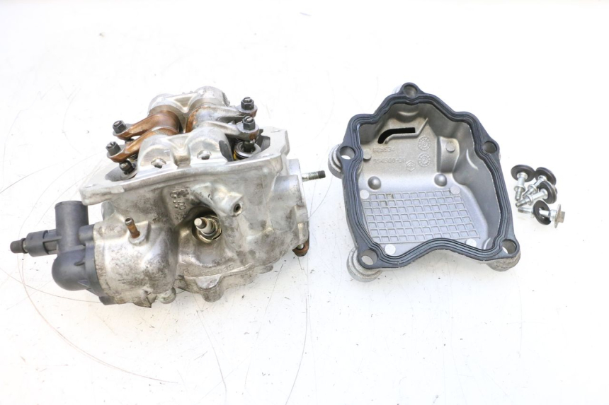 photo de CABEÇOTE PIAGGIO MP3 125 (2006 - 2014) - Pontos de fixação