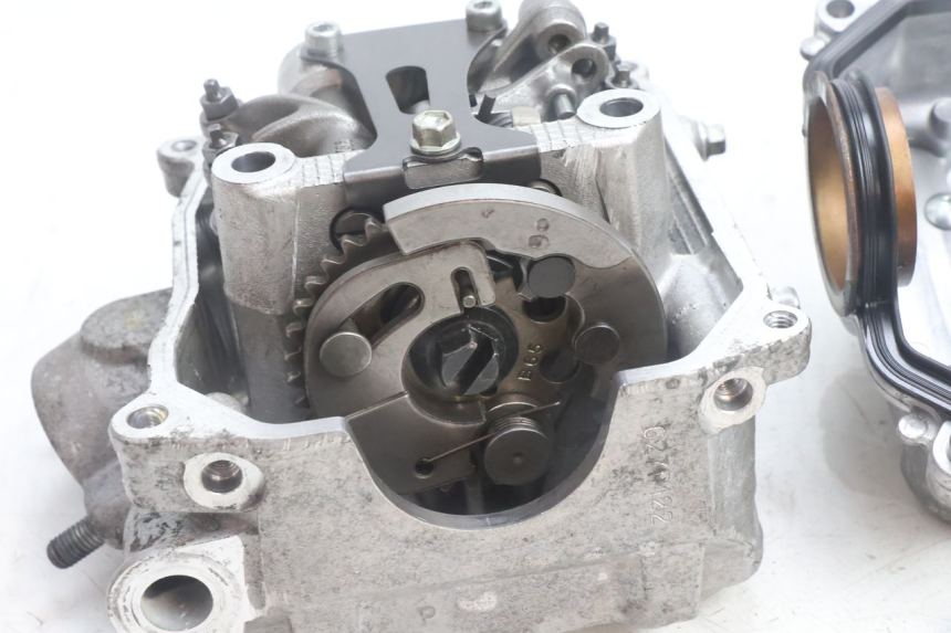photo de CABEÇOTE YAMAHA N-MAX NMAX 125 (2021 - 2024) - Marcações e referências