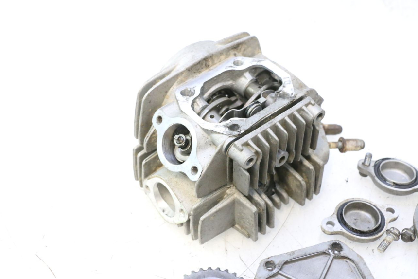 photo de CABEÇOTE APOLLO RFZ 125 - Detalhes característicos