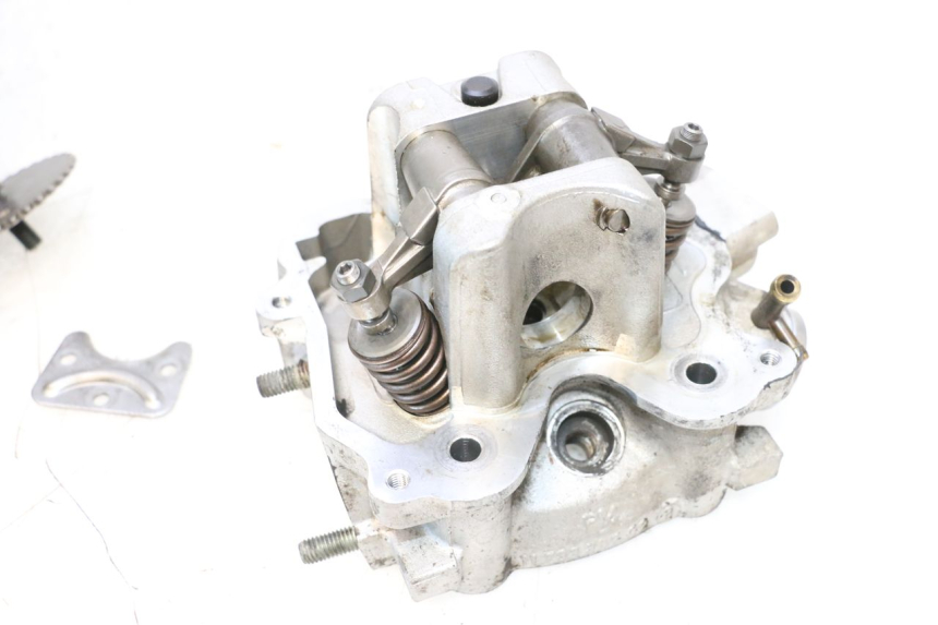 photo de CABEÇOTE PEUGEOT SATELIS COMPRESSOR K15 125 (2006 - 2009) - Detalhe da peça