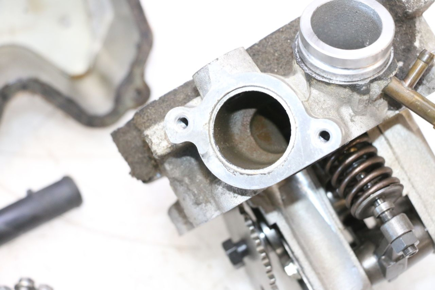 photo de CABEÇOTE PEUGEOT SATELIS COMPRESSOR K15 125 (2006 - 2009) - Marcações e referências