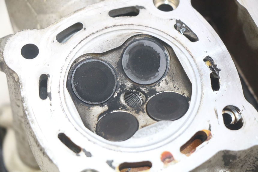 photo de CABEÇOTE PEUGEOT SATELIS 125 (2010 - 2012) - Outro ângulo de visão
