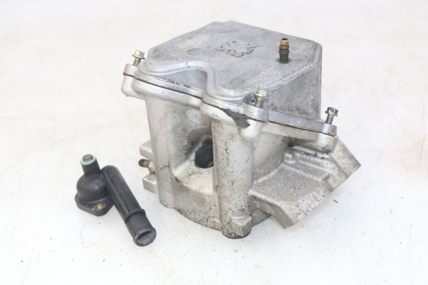 photo de CABEÇOTE PEUGEOT SATELIS 125 (2010 - 2012) - Pontos de fixação