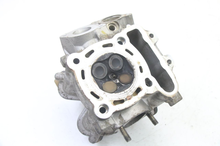 photo de CABEÇOTE PEUGEOT SATELIS 125 (2013 - 2018) - Detalhes característicos