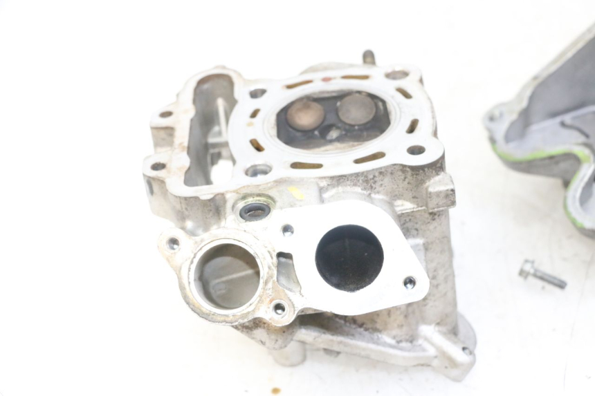 photo de CABEÇOTE PEUGEOT SATELIS 125 (2013 - 2018) - Marcações e referências