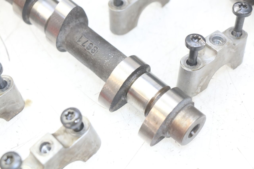 photo de CABEÇOTE TRIUMPH SPRINT ST 955 (1999 - 2001) - Zoom do estado de desgaste