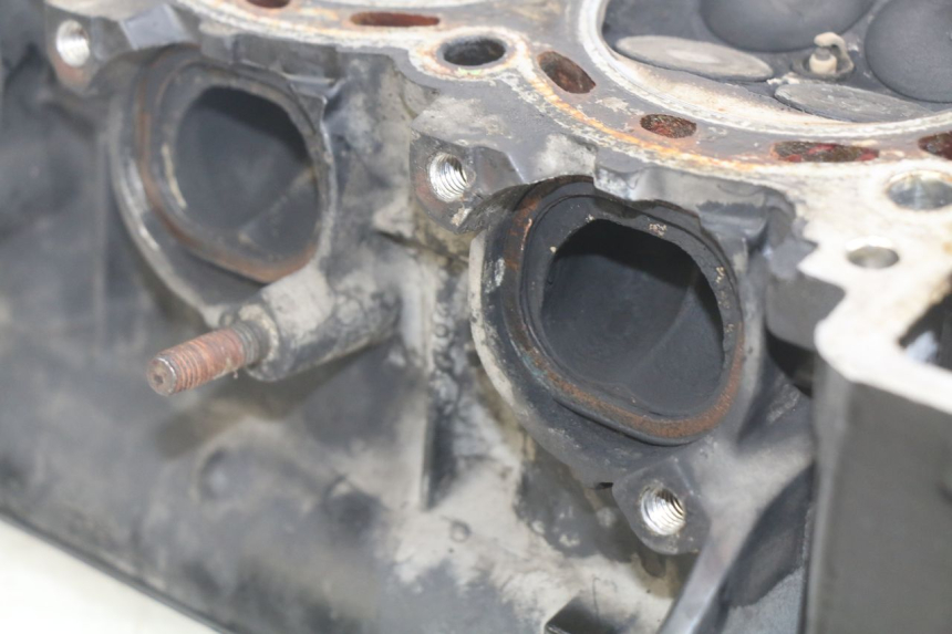 photo de CABEÇOTE TRIUMPH SPRINT ST 955 (1999 - 2001) - Outro ângulo de visão