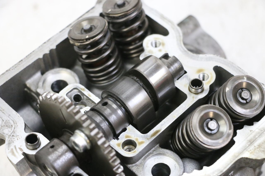 photo de CABEÇOTE SUZUKI BURGMAN 125 (2015 - 2017) - Detalhes característicos