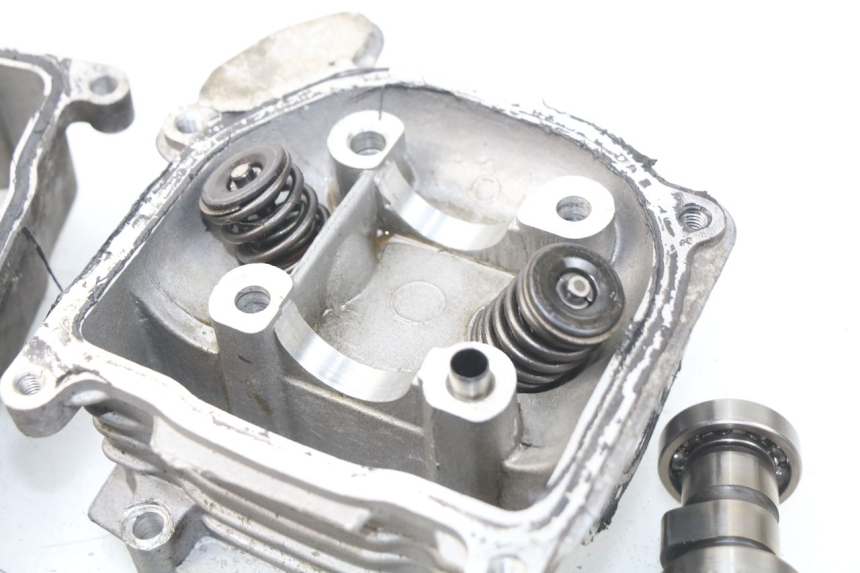 photo de CABEÇOTE PEUGEOT V-CLIC VCLIC 50 (2007 - 2013) - Vista de perto