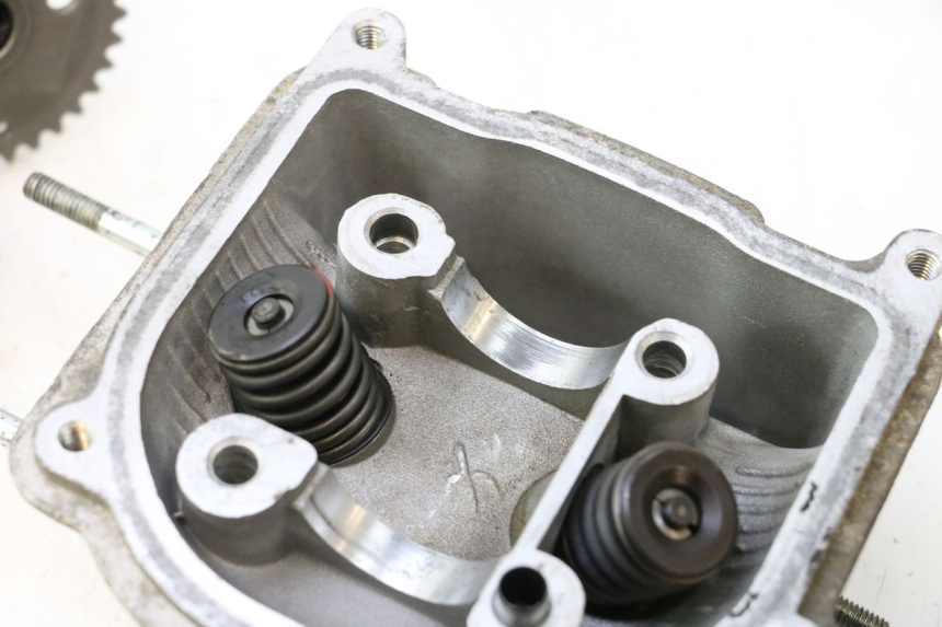 photo de CABEÇOTE PEUGEOT V-CLIC VCLIC 50 (2007 - 2013) - Vista de perto