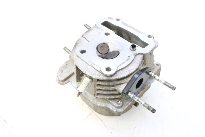 photo de CABEÇOTE PEUGEOT V-CLIC VCLIC 50 (2007 - 2013) - Outro ângulo de visão