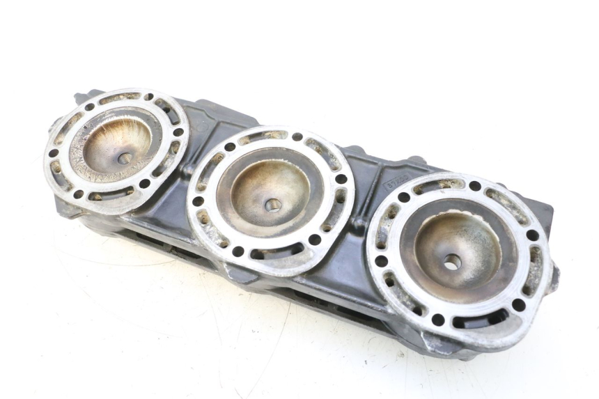 photo de CABEÇOTE YAMAHA WAVE RUNNER GP R 1200 (2000 - 2003) - Detalhe da peça