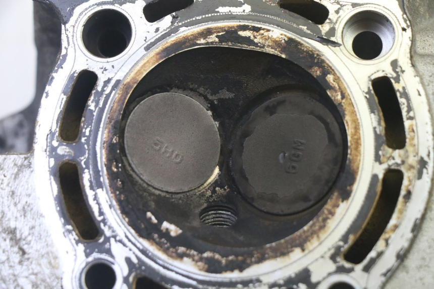 photo de CABEÇOTE YAMAHA X-MAX XMAX 250 (2006 - 2009) - Pontos de fixação