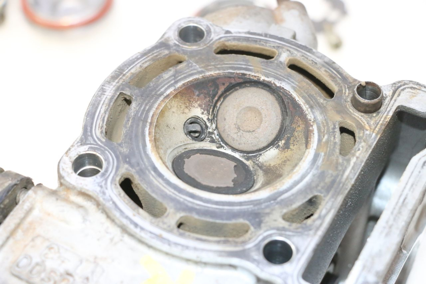 photo de CABEÇOTE YAMAHA YP MAJESTY 125 (1998 - 2001) - Detalhes característicos