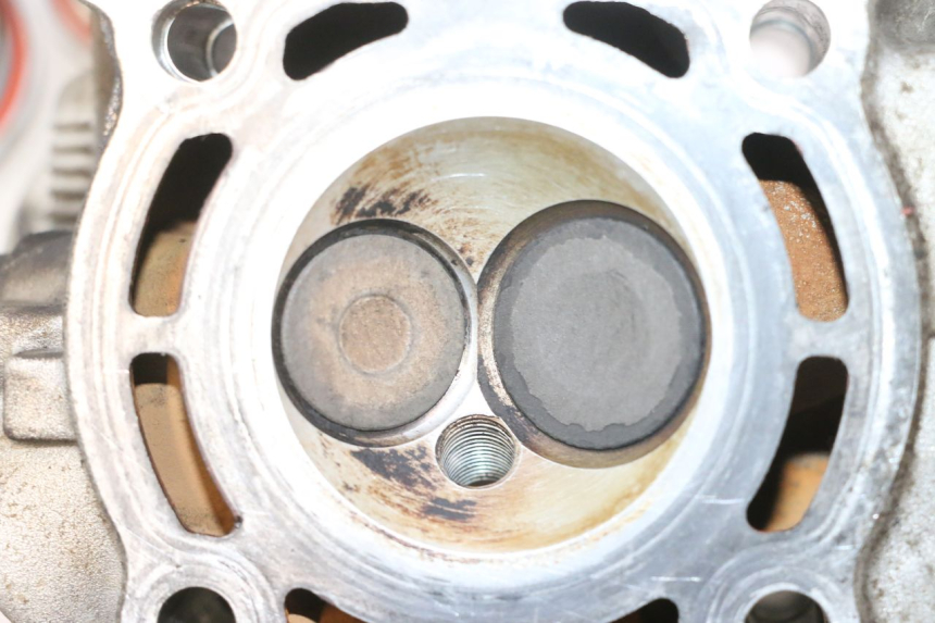 photo de CABEÇOTE YAMAHA YP MAJESTY 125 (2007 - 2010) - Detalhes característicos