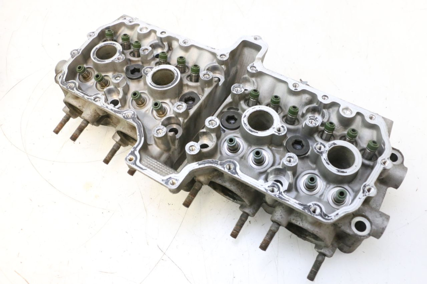 photo de CULATAS YAMAHA YZF R GENESIS 750 (1993 - 1998) - Ângulo alternativo