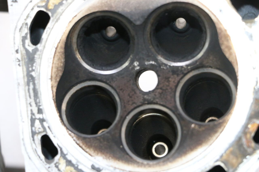photo de CULATAS YAMAHA YZF R GENESIS 750 (1993 - 1998) - Zoom do estado de desgaste