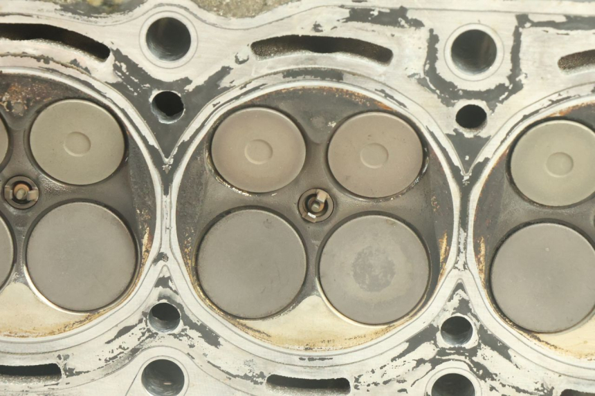 photo de CABEÇOTE YAMAHA YZF R6 600 (2008 - 2009) - Pontos de fixação
