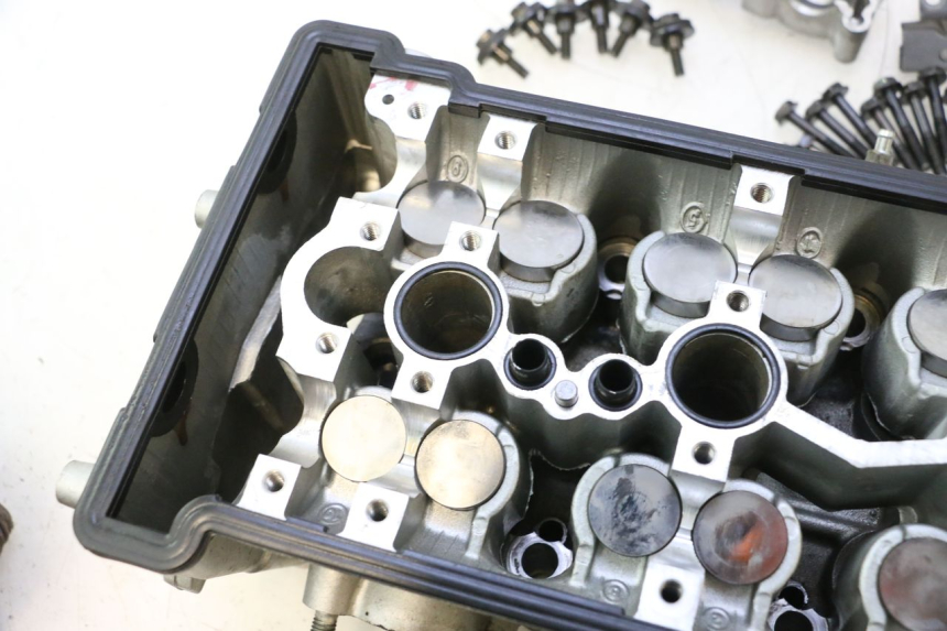 photo de CABEÇOTE KAWASAKI ZX-6R ZX6R 600 (2000 - 2002) - Detalhe da peça