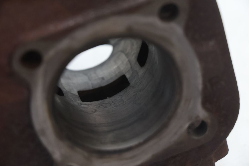 photo de CILINDRO MBK BOOSTER SPIRIT 50 (2004 - 2017) - Pontos de fixação