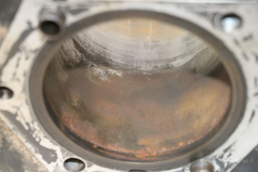 photo de CILINDRO SUZUKI DR S 600 (1985 - 1989) - Pontos de fixação