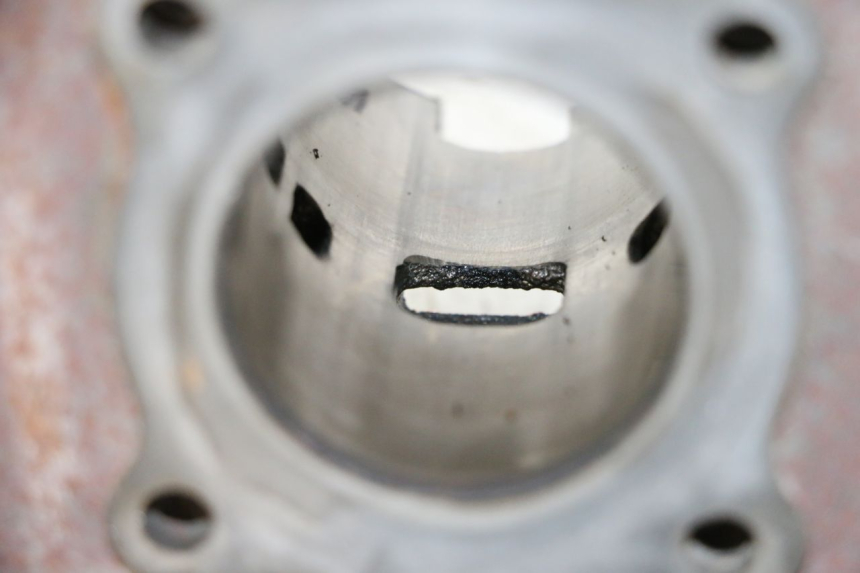 photo de CILINDRO PEUGEOT KISBEE 2T 50 (2010 - 2017) - Zoom do estado de desgaste