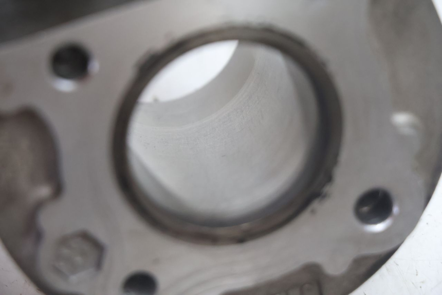 photo de CILINDRO PEUGEOT KISBEE 4T 50 (2010 - 2017) - Pontos de fixação