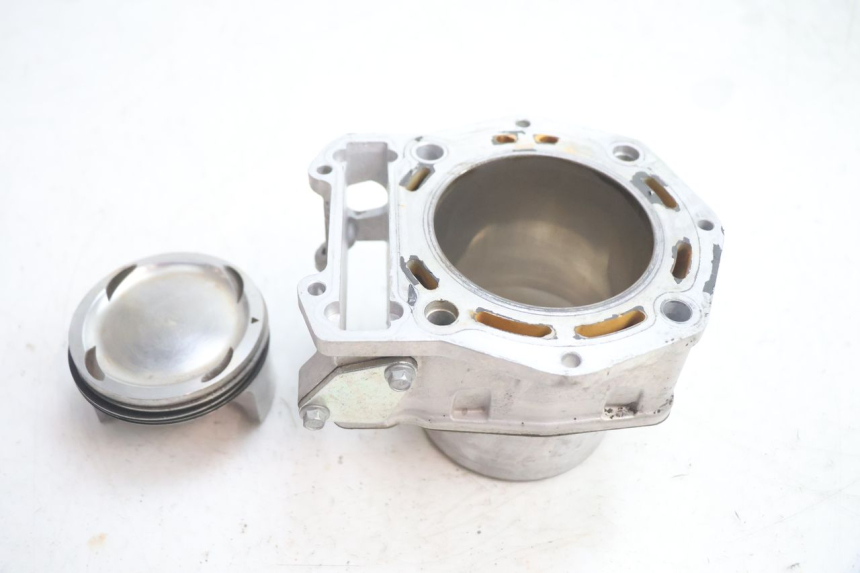 photo de CILINDRO PISTÃO TRASEIRO GILERA GP 800 (2007 - 2013) - Detalhe da peça