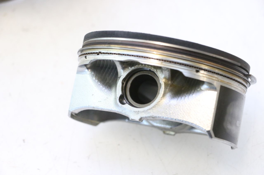 photo de CILINDRO DO PISTÃO DIANTEIRO HARLEY DAVIDSON ROAD GLIDE FLTRXSE 1920 (2018 - 2022) - Estrutura - ampliação