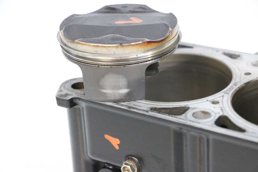 photo de CILINDRO PISTÃO MV AGUSTA BRUTALE R WALLY 910 (2008 - 2008) - Pontos de fixação