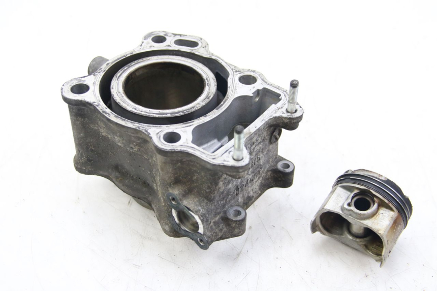 photo de CILINDRO PISTÃO SUZUKI BURGMAN 125 (2007 - 2014) - Zoom do estado de desgaste