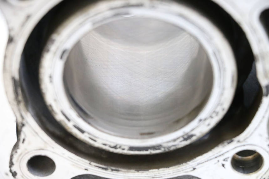 photo de CILINDRO PISTÃO SUZUKI BURGMAN 125 (2007 - 2014) - Zoom do estado de desgaste