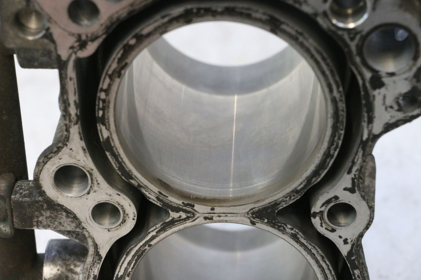 photo de PISTÃO DO CILINDRO SUZUKI BURGMAN EXECUTIVE ABS 650 (2006 - 2012) - Pontos de fixação