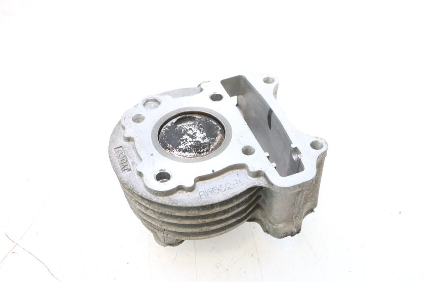 photo de PISTÃO DO CILINDRO JM MOTORS EVOLIS 4T 50 (2018 - 2022) - Zoom do estado de desgaste