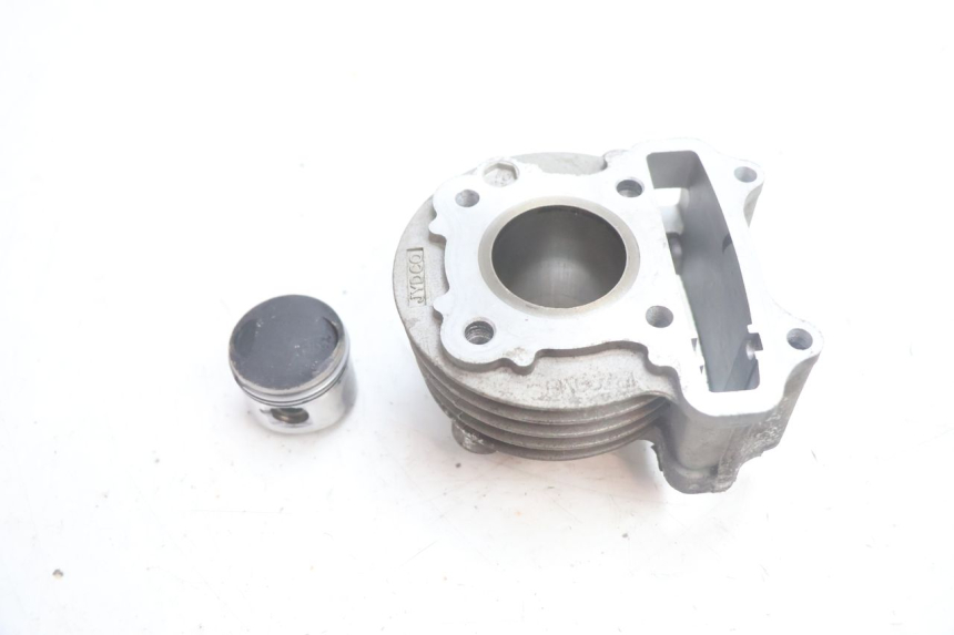 photo de PISTÃO DO CILINDRO JM MOTORS EVOLIS 4T 50 (2018 - 2022) - Zoom do estado de desgaste