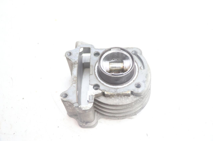 photo de PISTÃO DO CILINDRO JM MOTORS EVOLIS 4T 50 (2018 - 2022) - Pontos de fixação