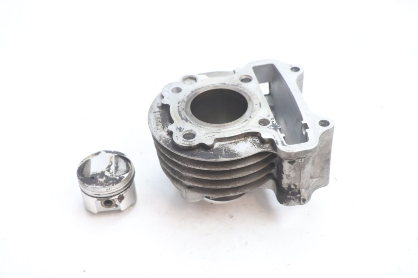 photo de CILINDRO PISTÃO PEUGEOT KISBEE 4T 50 (2010 - 2017) - Outro ângulo de visão
