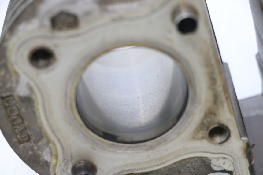 photo de CILINDRO PISTÃO PEUGEOT KISBEE 4T 50 (2010 - 2017) - Pontos de fixação