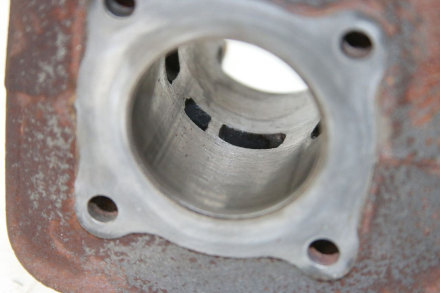 photo de CILINDRO PISTÃO PEUGEOT LUDIX 50 (2005 - 2007) - Outro ângulo de visão