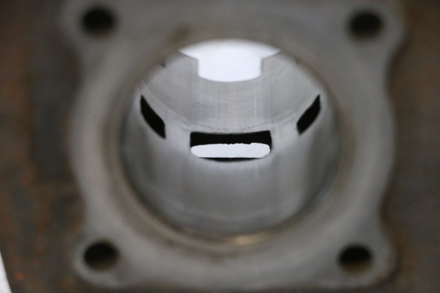 photo de CILINDRO PISTÃO PEUGEOT LUDIX 50 (2008 - 2017) - Pontos de fixação