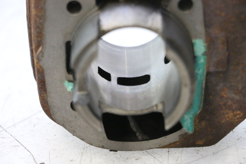 photo de CILINDRO PISTÃO PEUGEOT LUDIX 50 (2005 - 2007) - Outro ângulo de visão