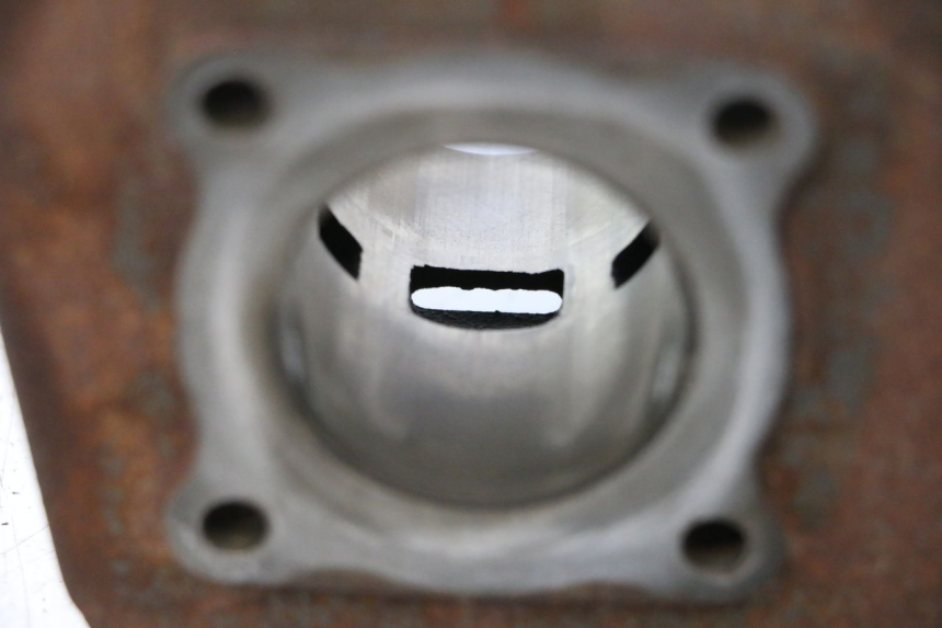 photo de CILINDRO PISTÃO PEUGEOT LUDIX 50 (2005 - 2007) - Pontos de fixação