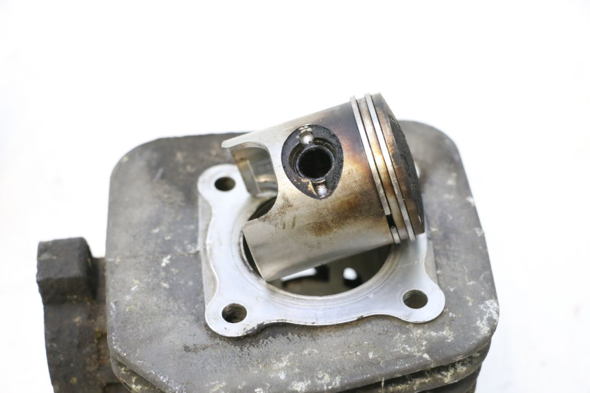 photo de CILINDRO PISTÃO PEUGEOT LUDIX ONE 50 (2004 - 2013) - Vista de perto